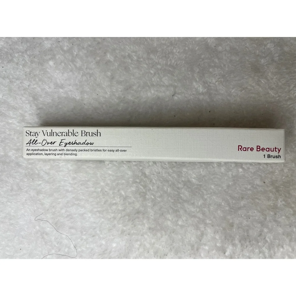 Rare Beauty Stay Vulnerable All-Over Eyeshadow Brush Pink Makeup Tool New